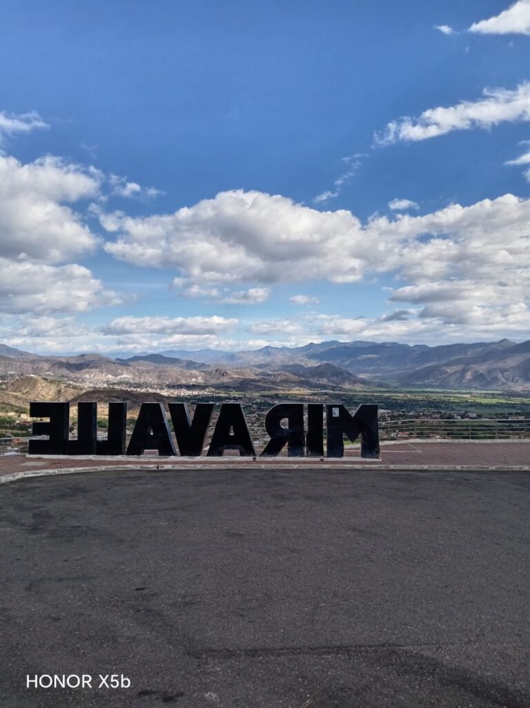 Terreno de 226.90m² en Venta en la Urbanización Miravalle, Catamayo